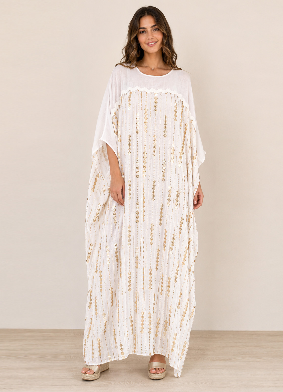 Oversized Maxi Φόρεμα με Χρυσές Παγιέτες & Boho Λεπτομέρειες