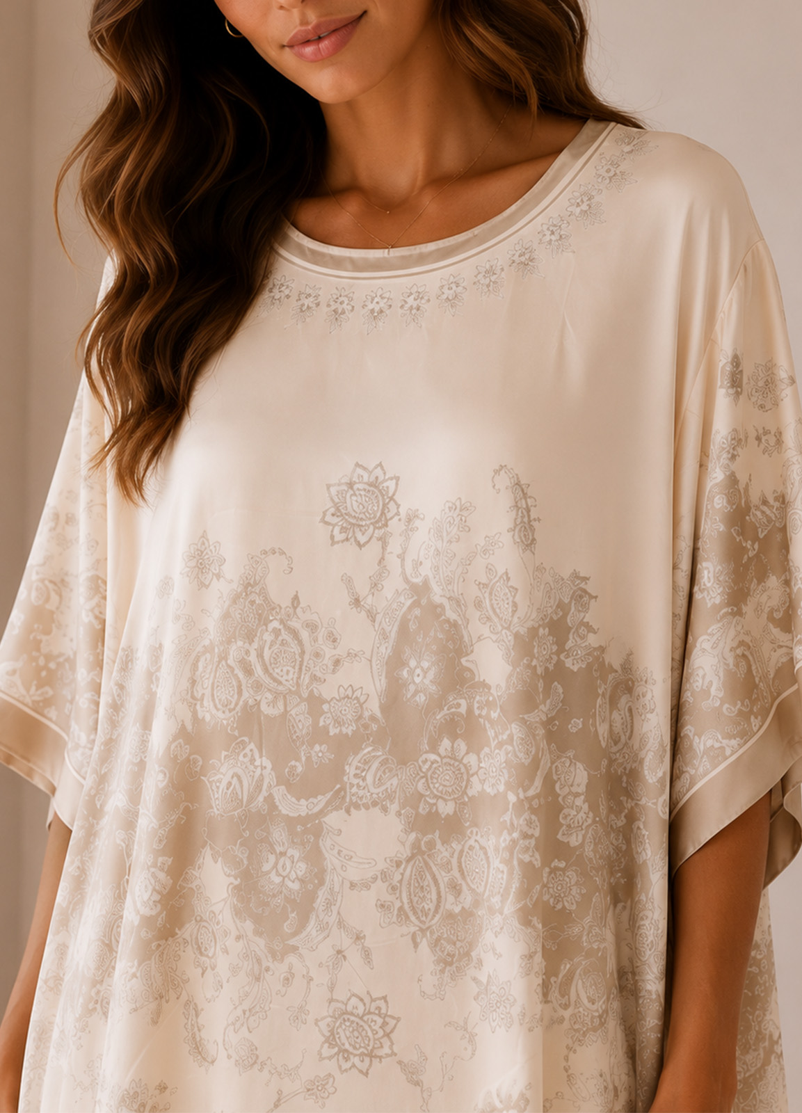 10Maxi Satin Oversized Φόρεμα με Baroque Print σε Εκρού & Μπεζ