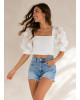 Crop Μπλούζα με Ανάγλυφα Floral Φουσκωτά Μανίκια White