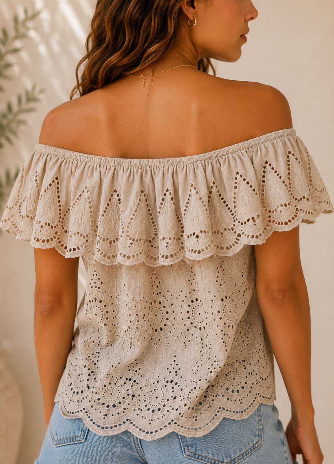 Μπλούζα Broderie Off-Shoulder με Βολάν