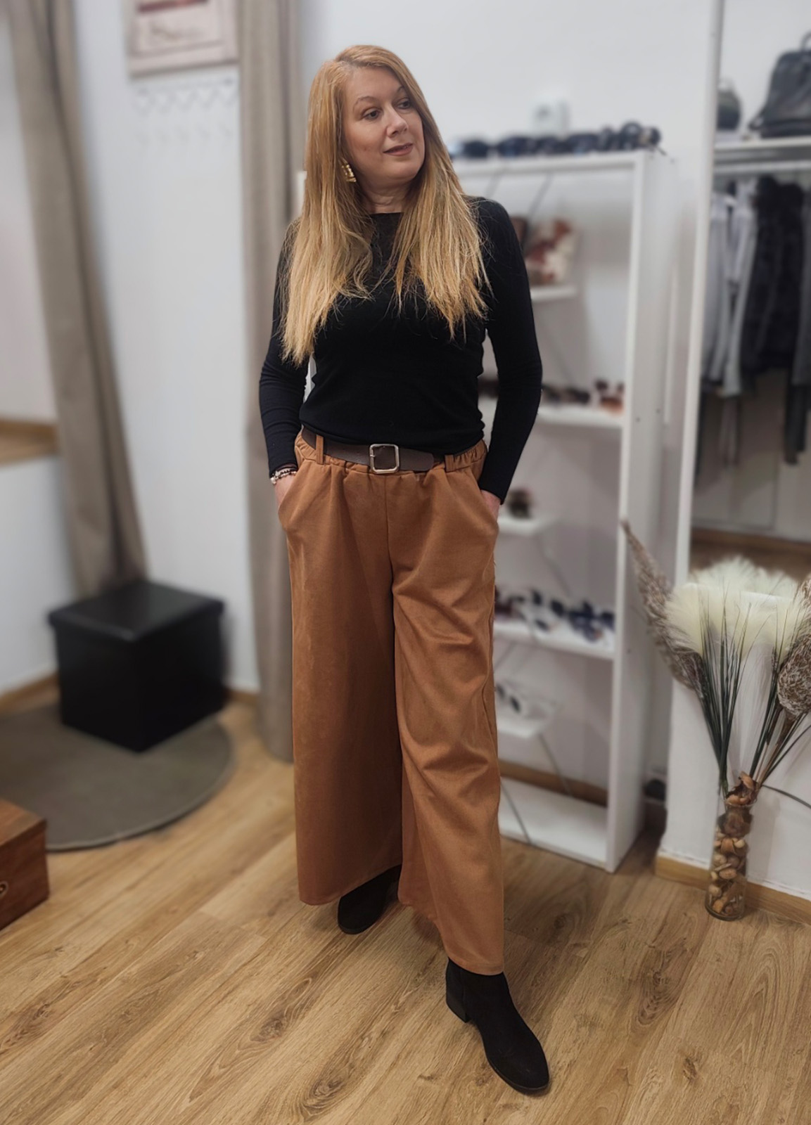 Παντελόνα Αλκαντάρα με Λάστιχο & Ζώνη Τεχνόδερμα Camel