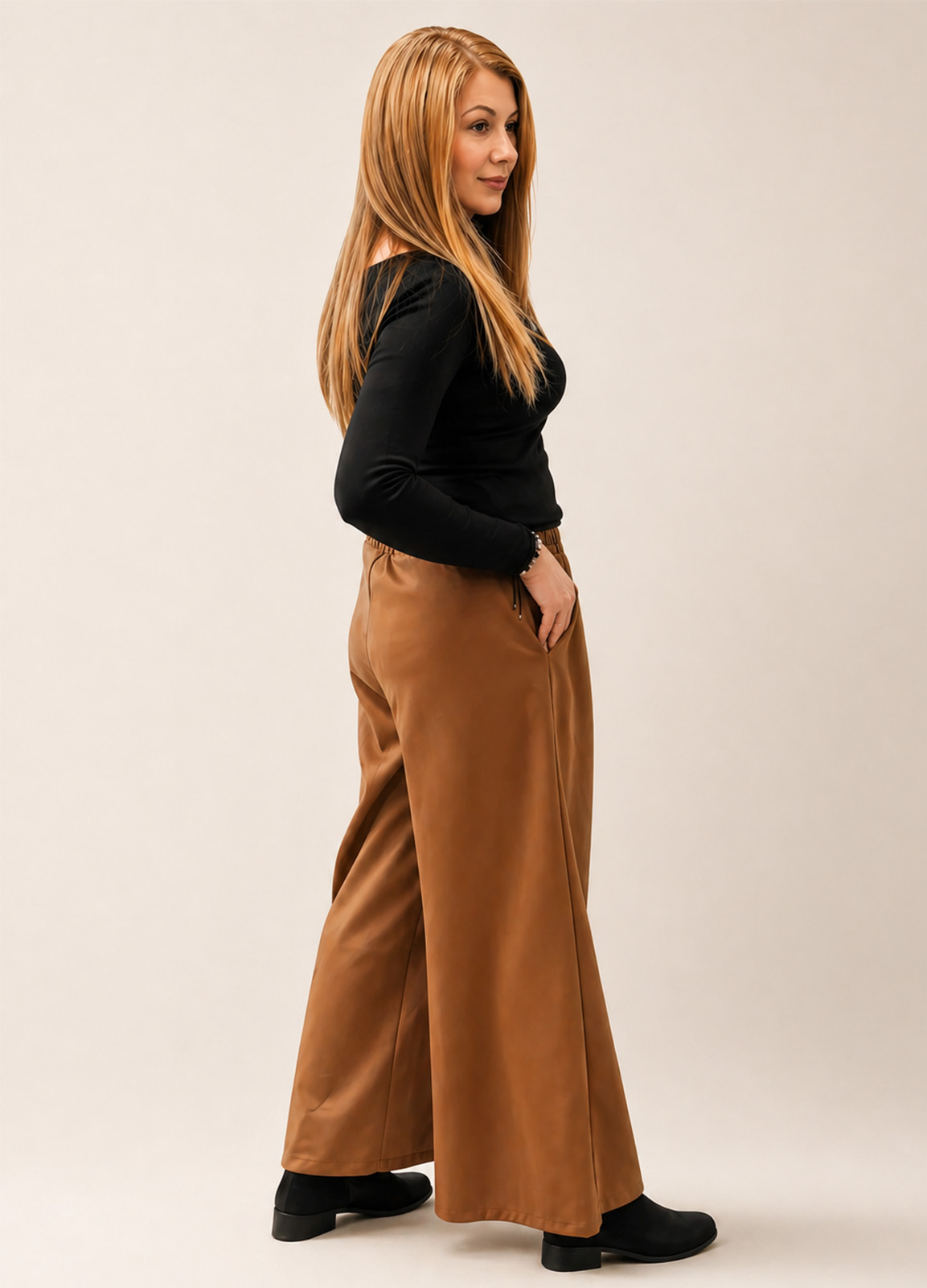 Παντελόνα Αλκαντάρα με Λάστιχο & Ζώνη Τεχνόδερμα Camel