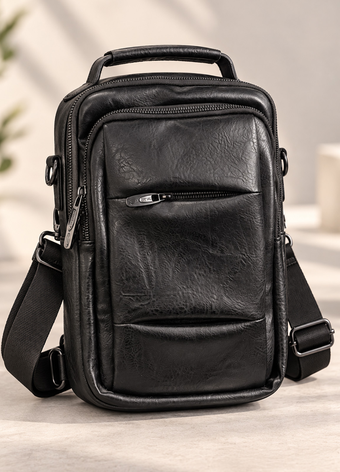 Ανδρικό Μικρό Πολυμορφικό Backpack από Τεχνόδερμα με Θύρα USB – Black